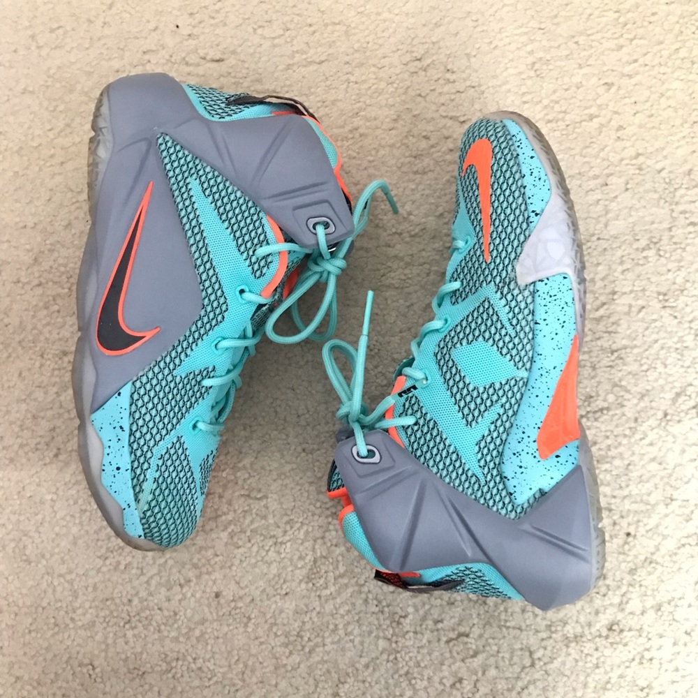 Lebron 12 Basketball Shoes (5.5Y)